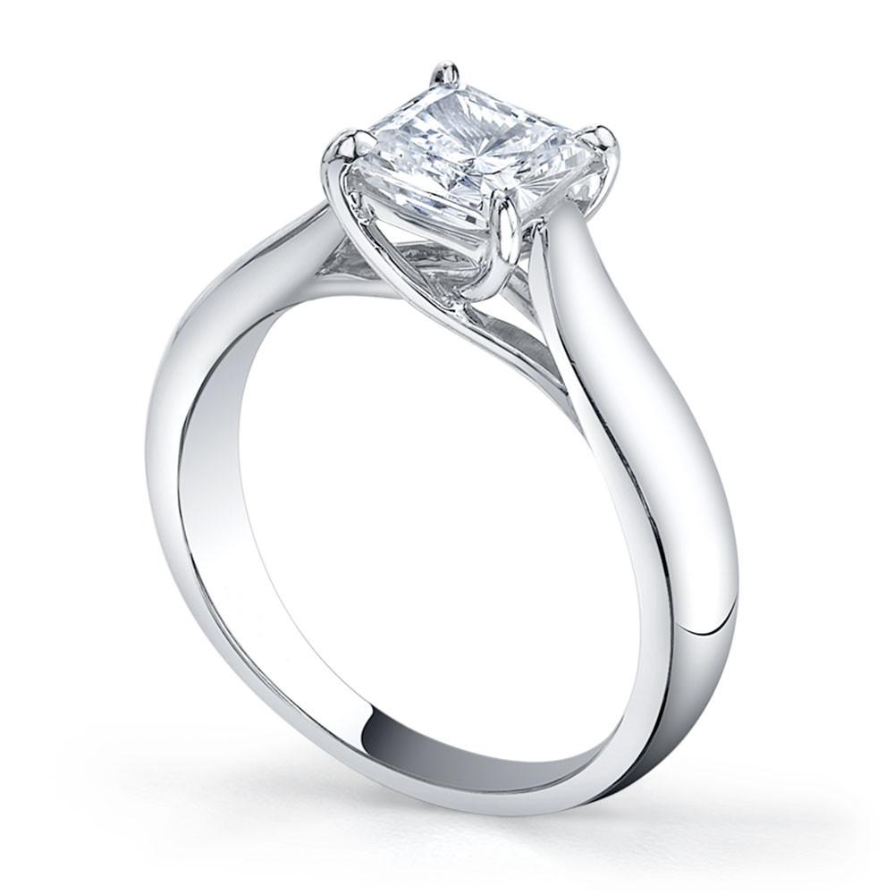 Cross claw solitaire princess cut diamond ring