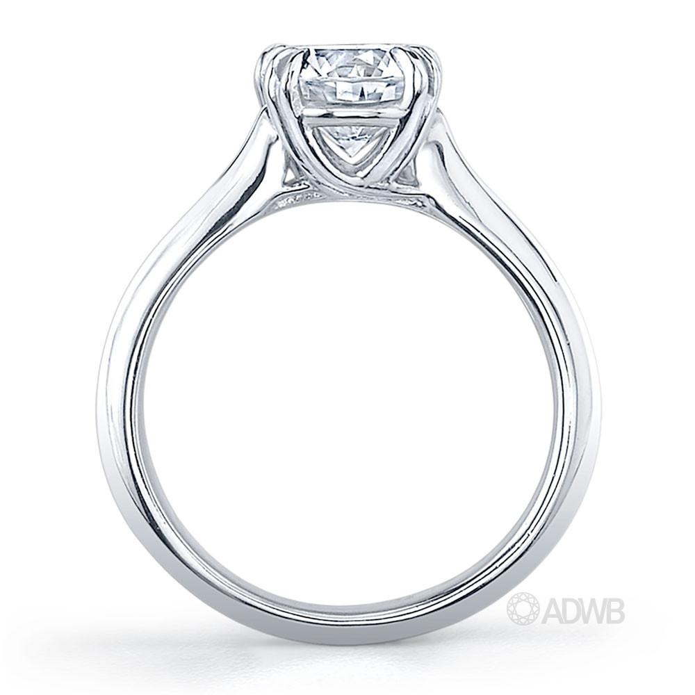 Double claw round brilliant cut diamond solitaire ring