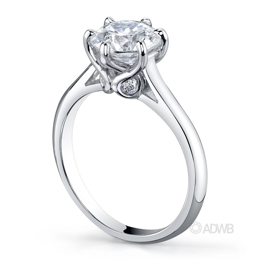 Elegant 6 claw round brilliant cut diamond solitaire ring