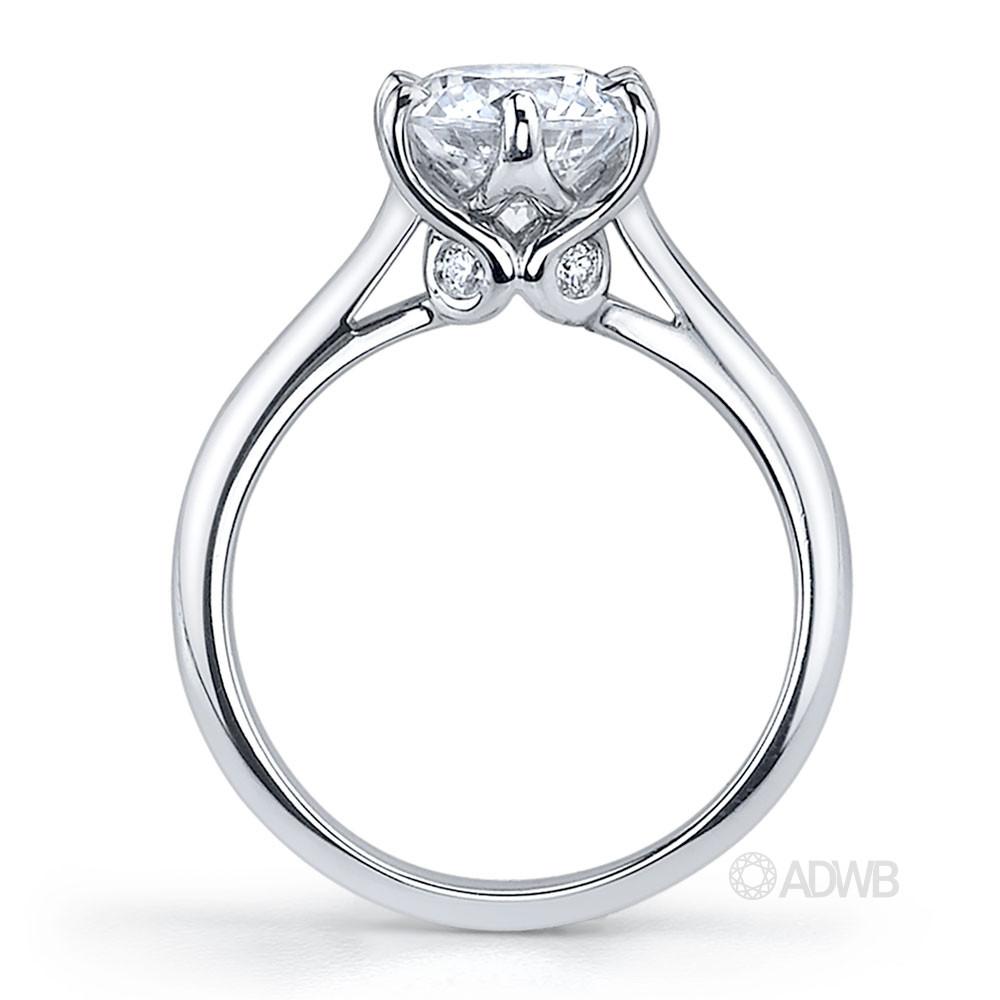 Elegant 6 claw round brilliant cut diamond solitaire ring