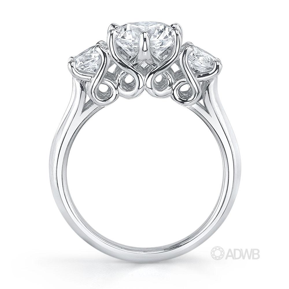 Elegant 4 claw round brilliant cut diamond solitaire ring